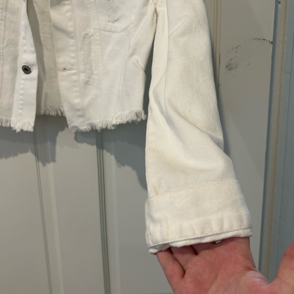 NWT CROPPED WHITE JEAN JACKET - Picture 4 of 7